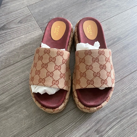 SOLD Women's Original GG slide sandal Size : 38 - Picture 2 of 6